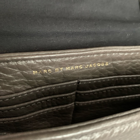 MARC BY MARC JACOBS Like New Classic Karlie Q Crossbody Bag - Picture 6 of 15